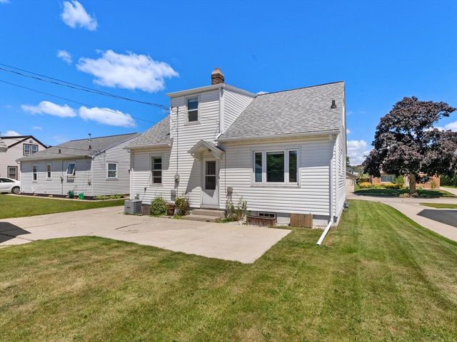 1709 Grand AVENUE, Manitowoc, WI 54220