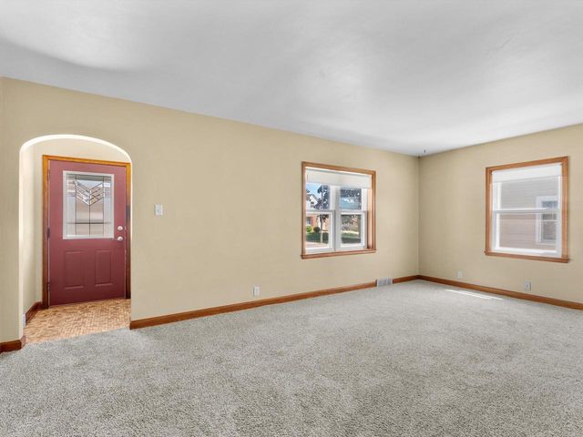 1709 Grand AVENUE, Manitowoc, WI 54220