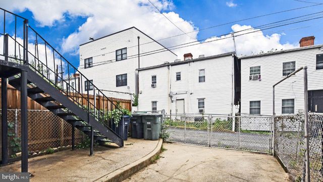 1415 ORREN ST NE, Washington, DC 20002