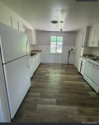832 Elmira Street, Aurora, CO 80010