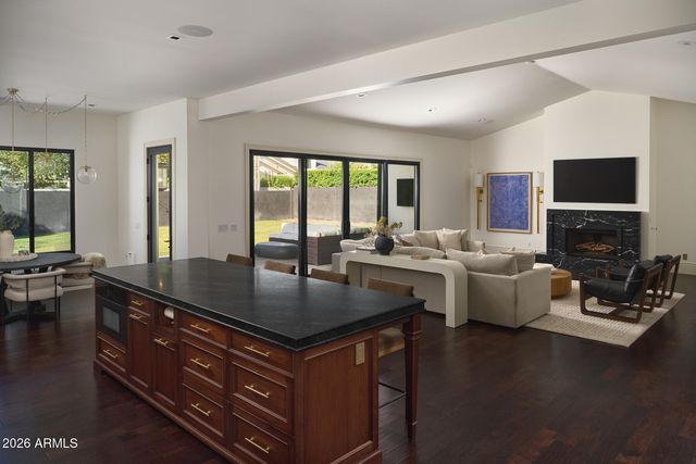 3602 E HIGHLAND Avenue, Phoenix, AZ 85018