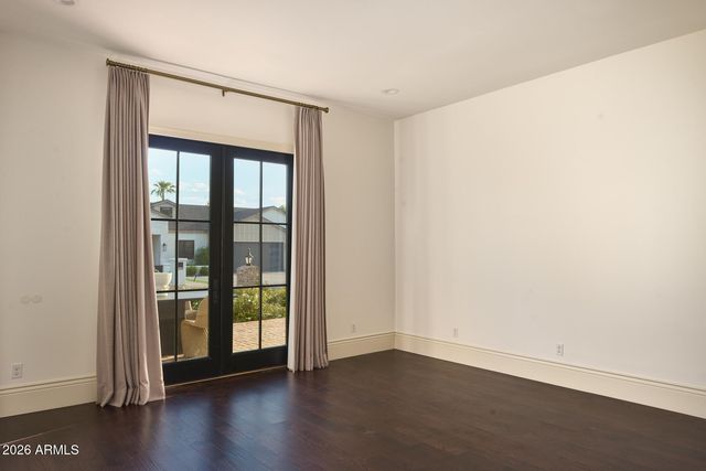 3602 E HIGHLAND Avenue, Phoenix, AZ 85018