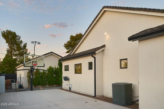 3602 E HIGHLAND Avenue, Phoenix, AZ 85018