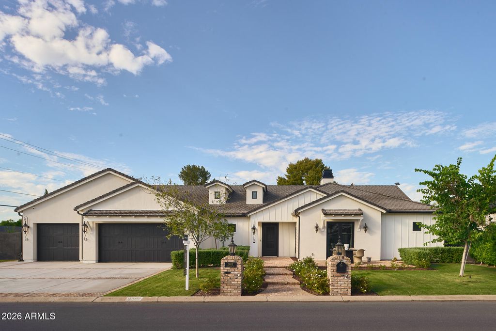 3602 E HIGHLAND Avenue, Phoenix, AZ 85018