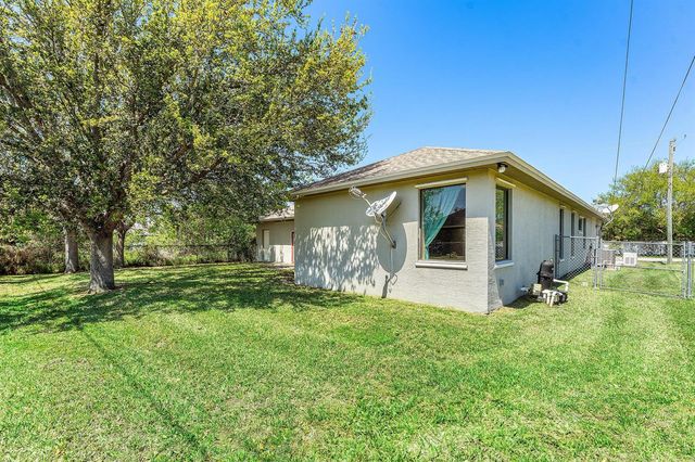 1508 SW Crater Avenue, Port St. Lucie, FL 34953