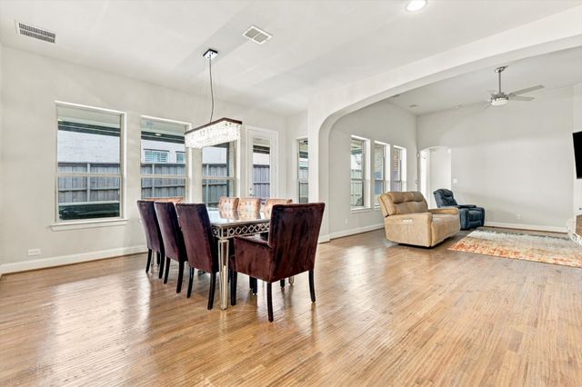 405 Sir Torin Lane, Lewisville, TX 75056