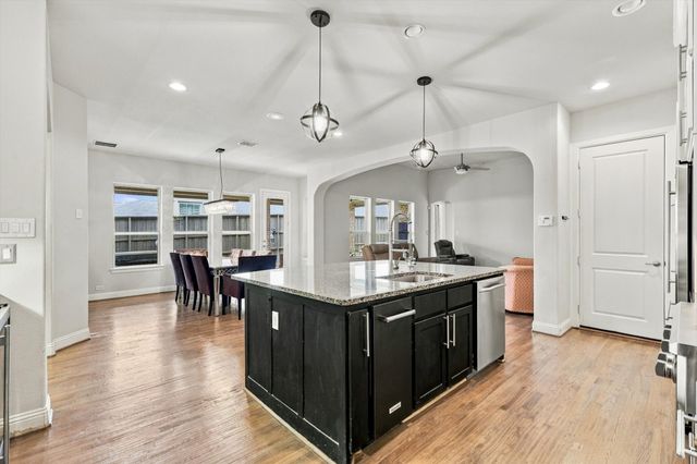 405 Sir Torin Lane, Lewisville, TX 75056