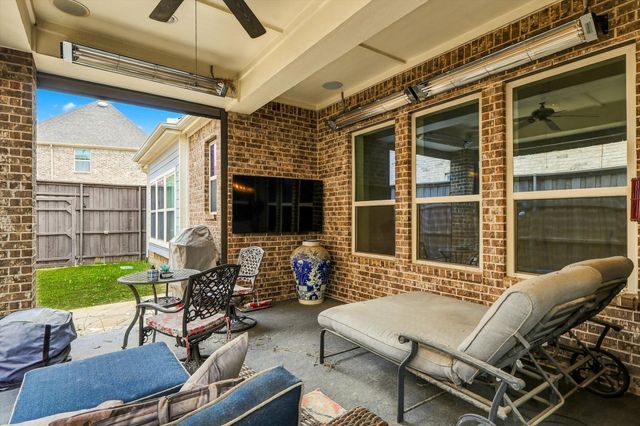 405 Sir Torin Lane, Lewisville, TX 75056