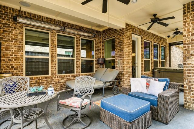 405 Sir Torin Lane, Lewisville, TX 75056