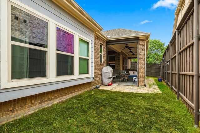 405 Sir Torin Lane, Lewisville, TX 75056