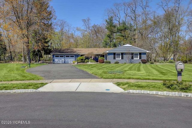 10 Wayne Court, Manalapan, NJ 07726