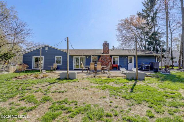 10 Wayne Court, Manalapan, NJ 07726