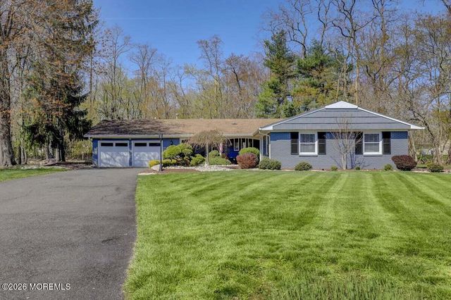 10 Wayne Court, Manalapan, NJ 07726
