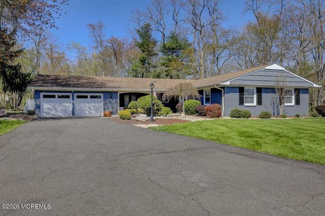 10 Wayne Court, Manalapan, NJ 07726