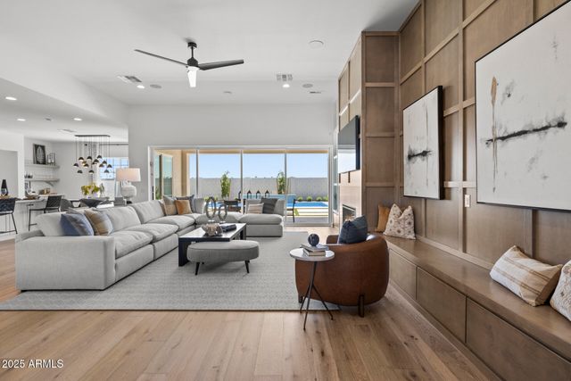 2153 E CHERRYWOOD Place, Chandler, AZ 85249