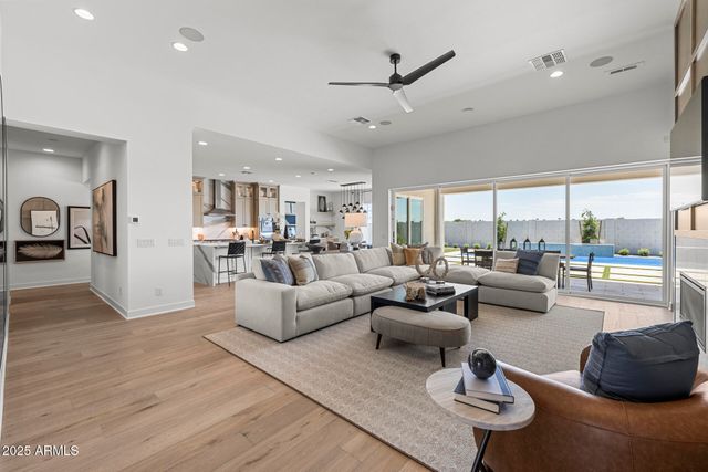 2153 E CHERRYWOOD Place, Chandler, AZ 85249