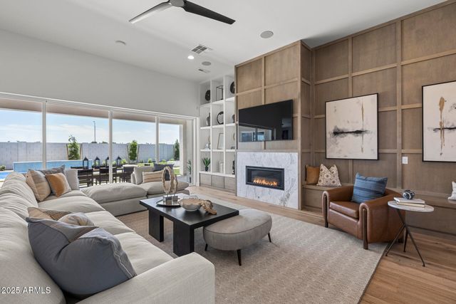 2153 E CHERRYWOOD Place, Chandler, AZ 85249