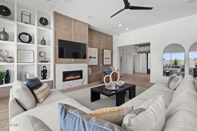 2153 E CHERRYWOOD Place, Chandler, AZ 85249