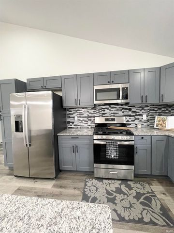 23902 Oak Dale Street, Elkhart, IN 46516