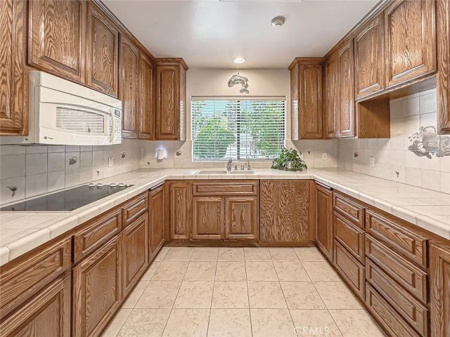 9525 Encino, Northridge, CA 91325
