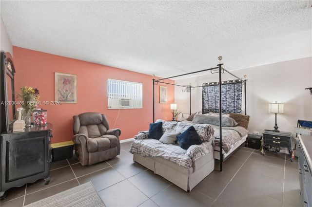 4801 NW 17th St, Lauderhill, FL 33313