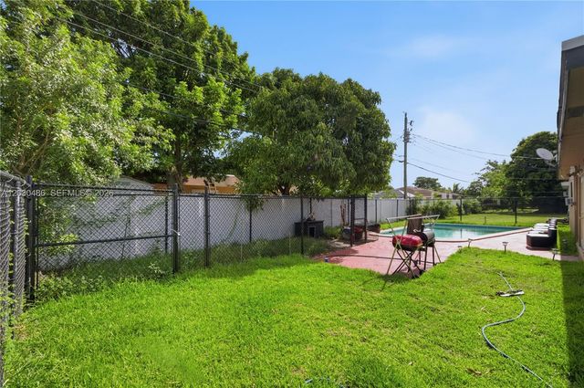 4801 NW 17th St, Lauderhill, FL 33313