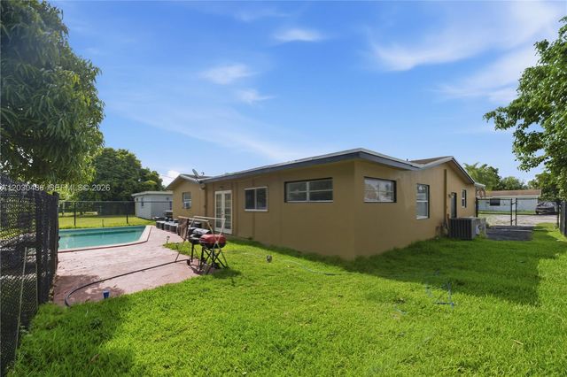 4801 NW 17th St, Lauderhill, FL 33313