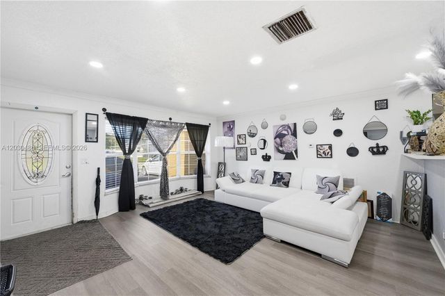 4801 NW 17th St, Lauderhill, FL 33313