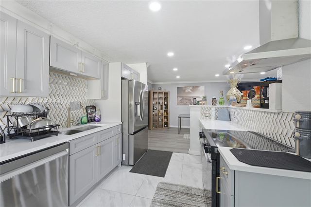 4801 NW 17th St, Lauderhill, FL 33313