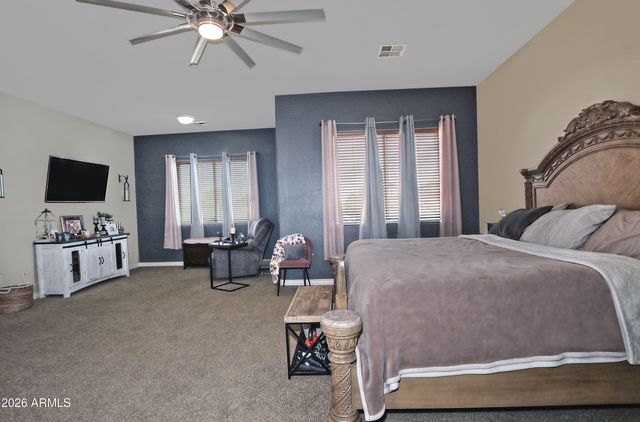 839 W SAGUARO Lane, San Tan Valley, AZ 85143