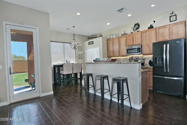 839 W SAGUARO Lane, San Tan Valley, AZ 85143
