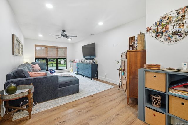 1299 CIBOLO TRL, Universal City, TX 78148