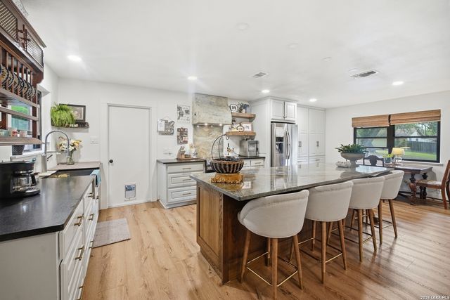 1299 CIBOLO TRL, Universal City, TX 78148