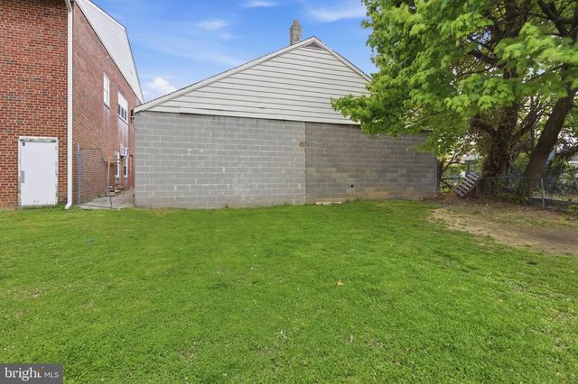 238 CLIFTON AVE, Collingdale, PA 19023