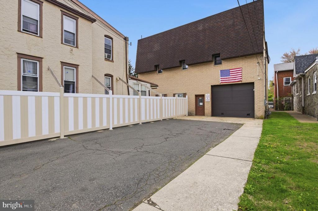 238 CLIFTON AVE, Collingdale, PA 19023