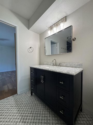 5525 E Thomas Road F1, Phoenix, AZ 85018
