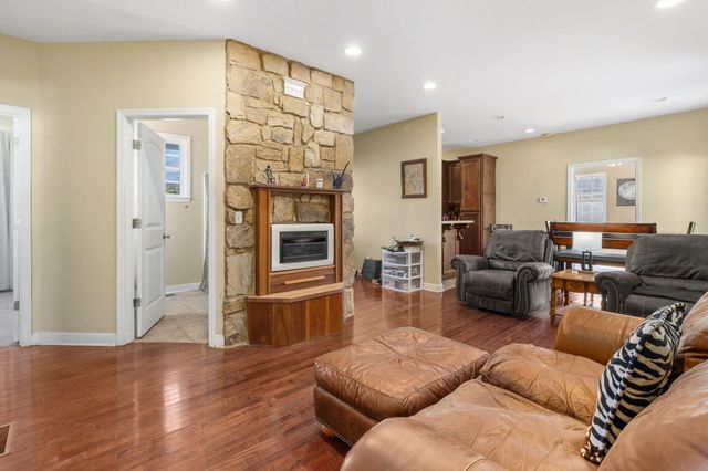 411 W 2nd Street, Jasper, TN 37347
