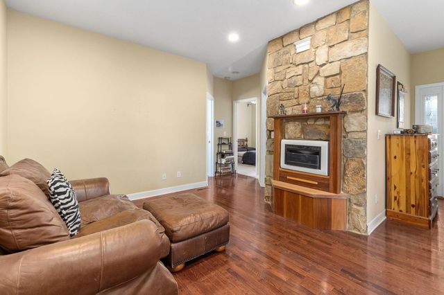 411 W 2nd Street, Jasper, TN 37347