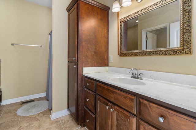 411 W 2nd Street, Jasper, TN 37347