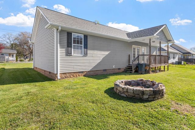 411 W 2nd Street, Jasper, TN 37347