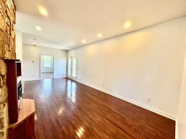 411 W 2nd Street, Jasper, TN 37347