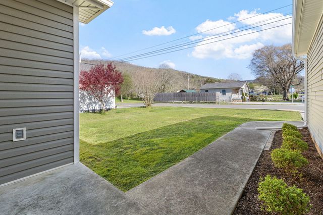 411 W 2nd Street, Jasper, TN 37347