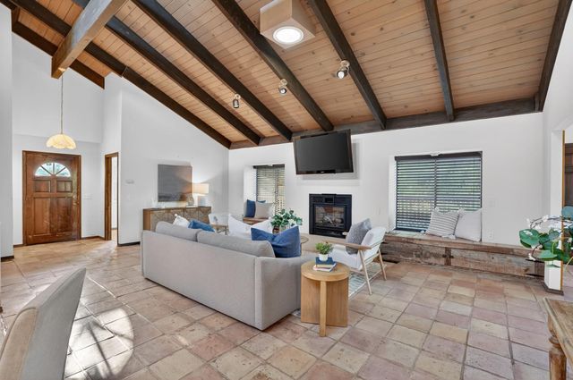2645 Shadow Ln, Valley Springs, CA 95252