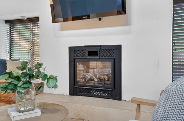 2645 Shadow Ln, Valley Springs, CA 95252