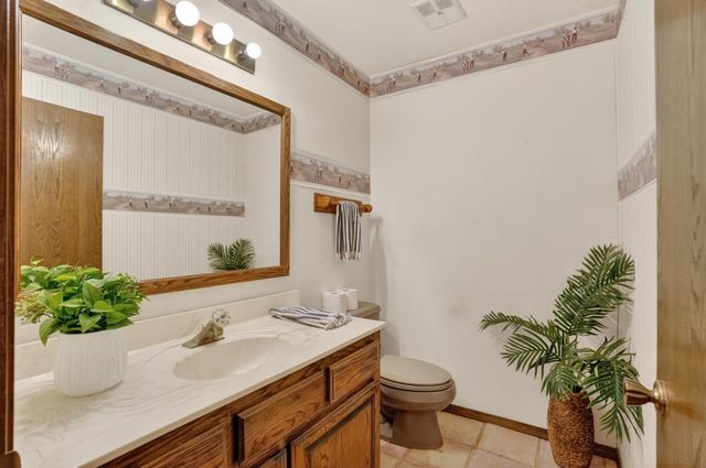 2645 Shadow Ln, Valley Springs, CA 95252