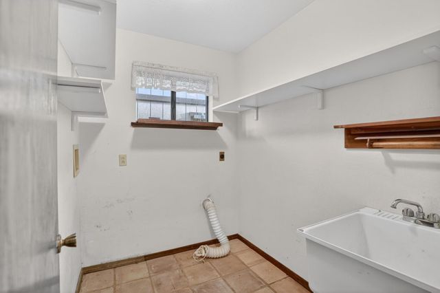 2645 Shadow Ln, Valley Springs, CA 95252
