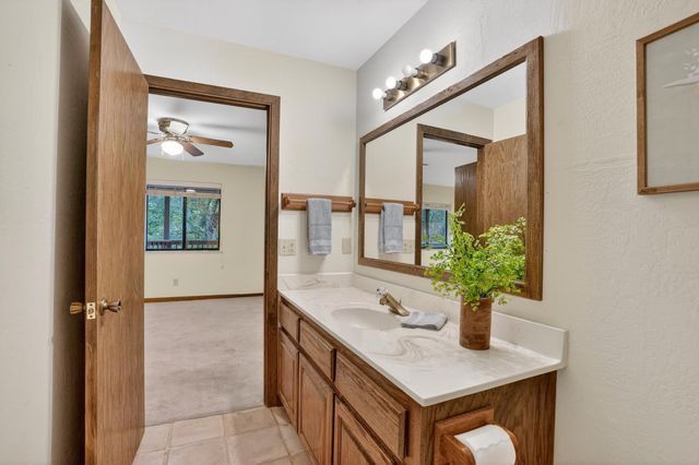 2645 Shadow Ln, Valley Springs, CA 95252