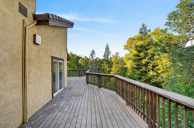 2645 Shadow Ln, Valley Springs, CA 95252