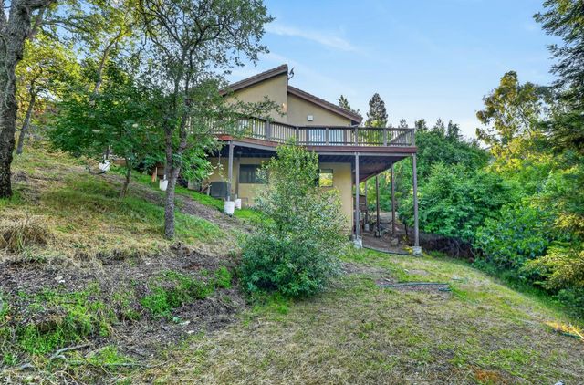 2645 Shadow Ln, Valley Springs, CA 95252