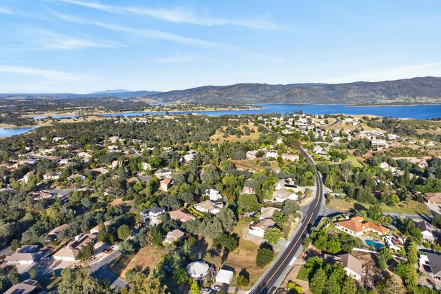 2645 Shadow Ln, Valley Springs, CA 95252